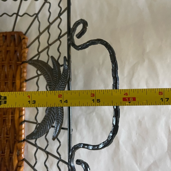 Metal and wicker basket - Picture 4 of 11